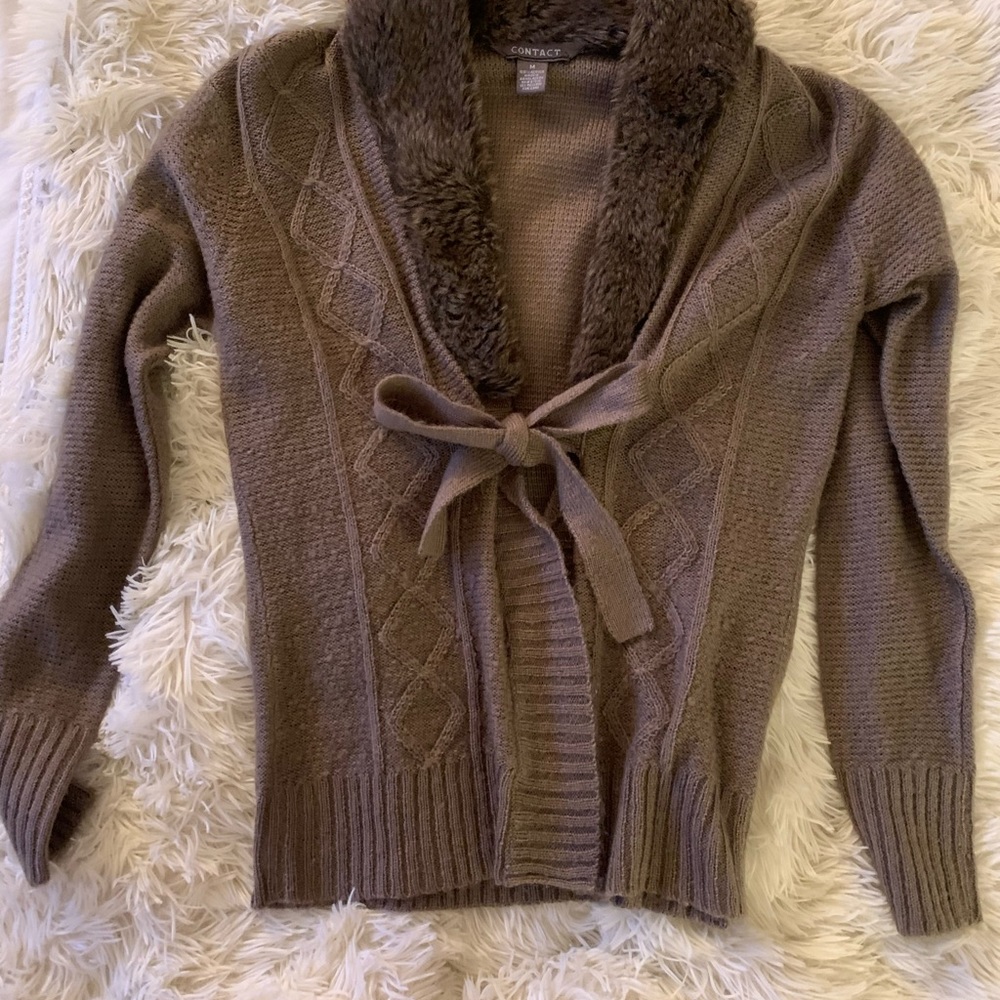Brown cardigan with tie closure foe fur around collar